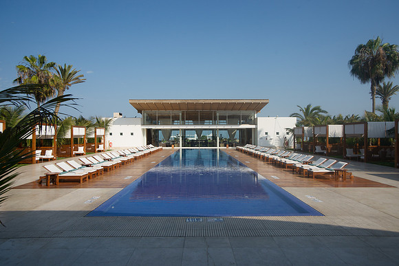LUXURY PARACAS