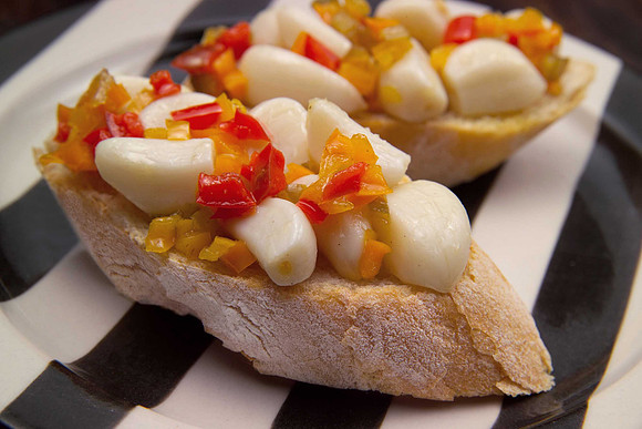 ajos confitados con pimientos y rocoto@