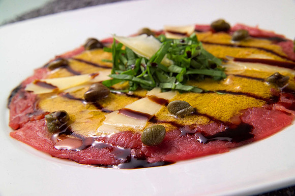 carpaccio de lomo en salsa de aji@